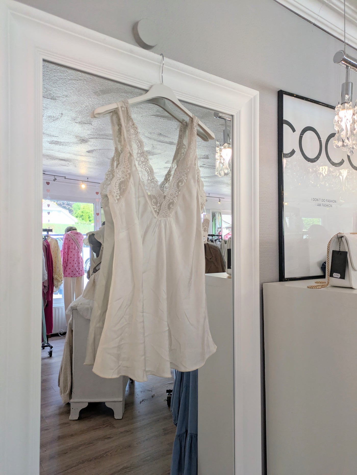 Basic-Top mit Spitze