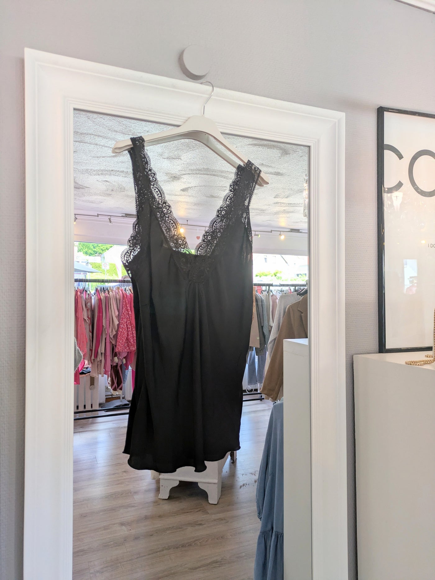 Basic-Top mit Spitze