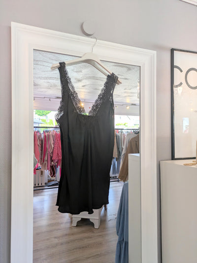 Basic-Top mit Spitze